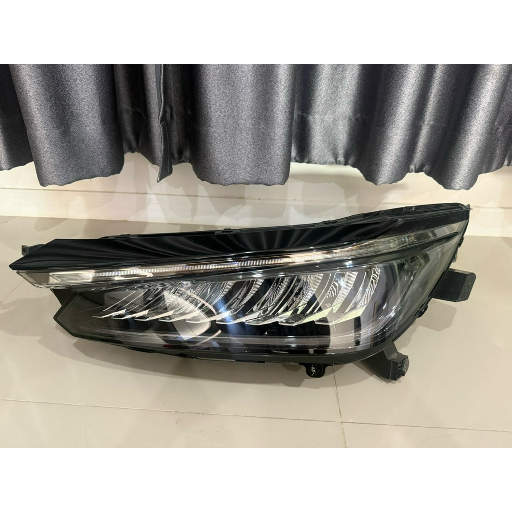 โครมไฟหน้าLED City 1.0 turbo RS แท้ถอด ข้างซ้าย