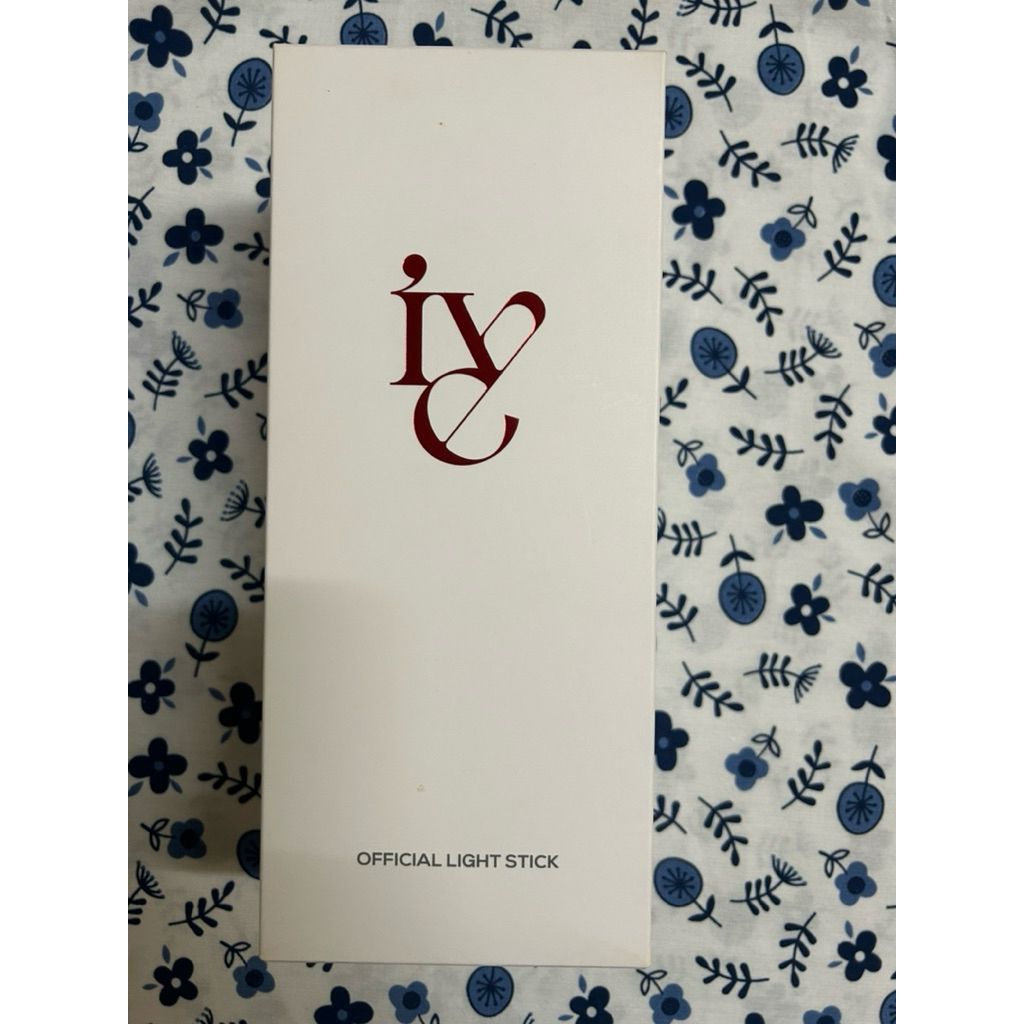 แท่งไฟ IVE ยังไม่เคยใช้ มีตำหนิกล่อง