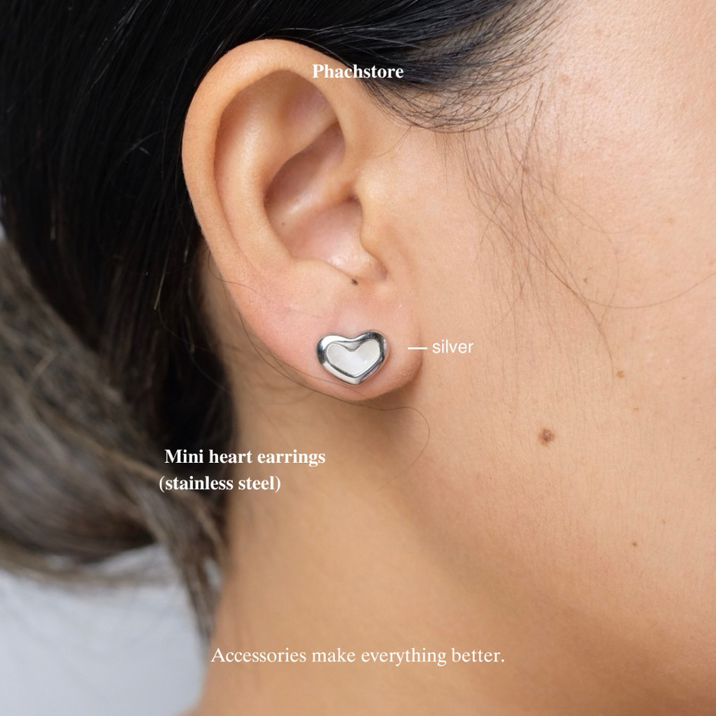 Heart earrings - ต่างหูหัวใจสีขาว