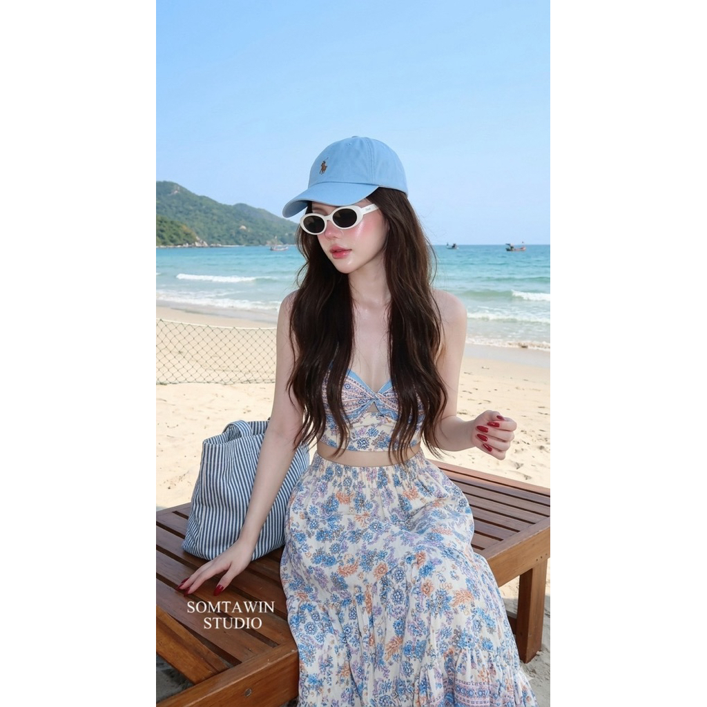 #NN Set ลายดอกไม้สีฟ้า ปลายผ้าลายสามเหลี่ยม ผ้าพิมพ์ลาย2ชิ้นเสื้อสายเดี่ยวมีฟองน้ำ+กระโปรงเอวสม็อค – โปรปัง