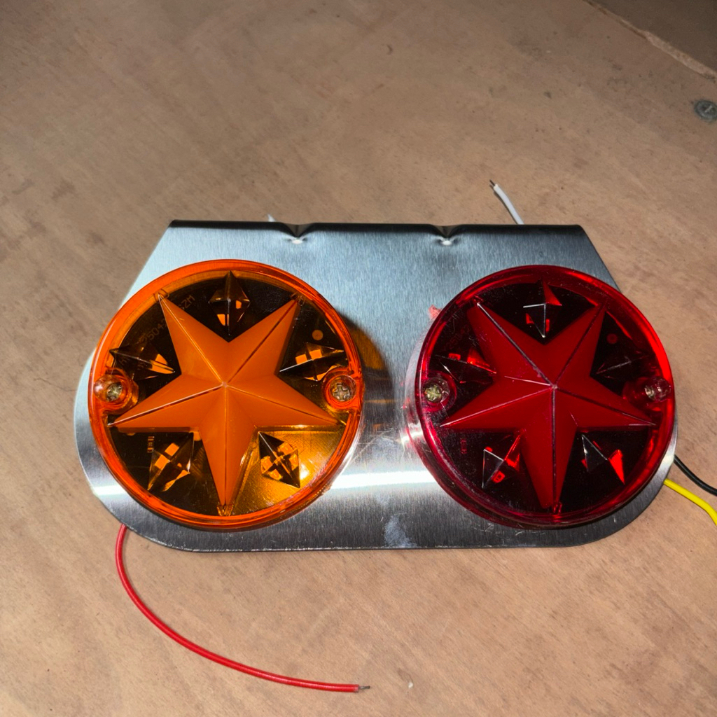 ไฟราวข้าง รูปดาวLED 24V สำหรับรถบรรทุก แสงสว่างสีส้มและแดง ทนทานสำหรับการใช้งานในรถบรรทุก