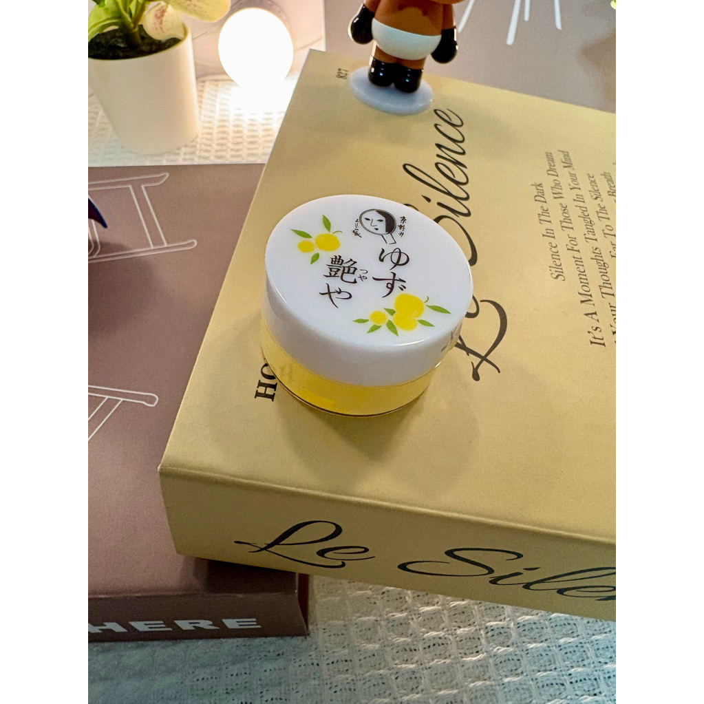 Yojiya Yuzu Tsuya Lip Care ลิปบาล์ม 8g