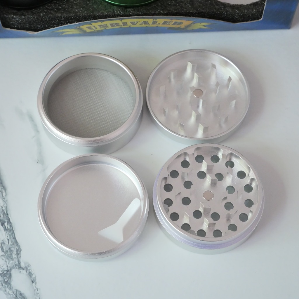 Premium Grinder – เครื่องบดสมุนไพรโลหะ 4 ชั้น งาน CNC ละเอียด ใบมีดคม บดลื่น (เซตคละสี) ราคา ถูกที่สุด ดีลบีเคเค แกลเลอรีภาพที่ 6