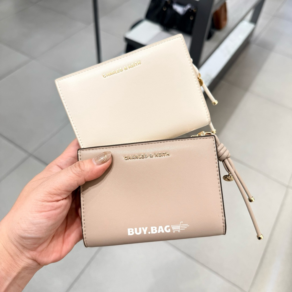CHARLES & KEITH : CK6-10681184 กระเป๋าสตางค์ใบสั้น