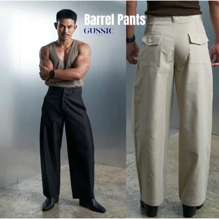 GUSSIC- UNI BARREL กางเกงบาเรล กางเกงทรงโค้ง ดีไซส์ฮิต มีดีเทลกระเป๋าหลัง Men Clothing