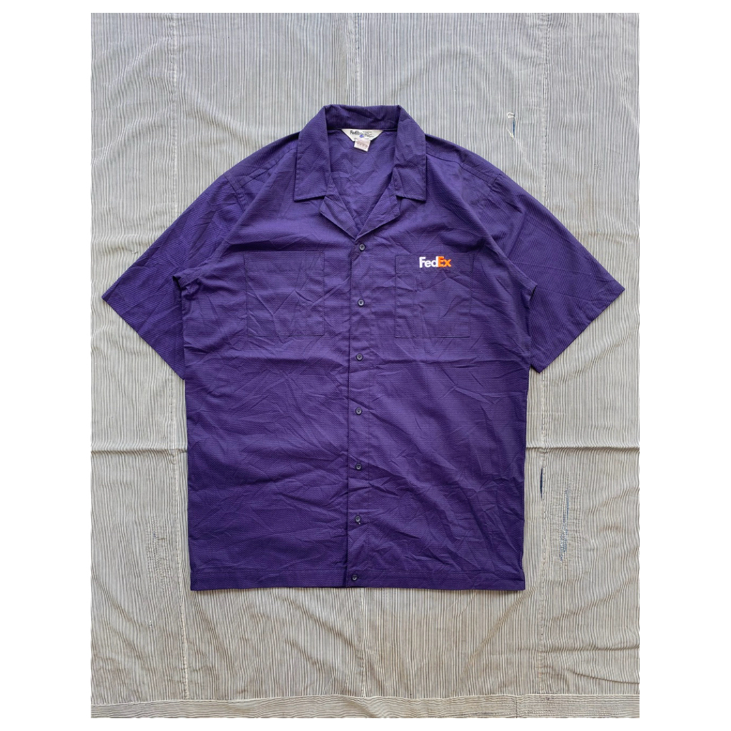 เสื้อเชิ้ต Vintage 2000s FedEx uniform work shirt - ของมือสอง
