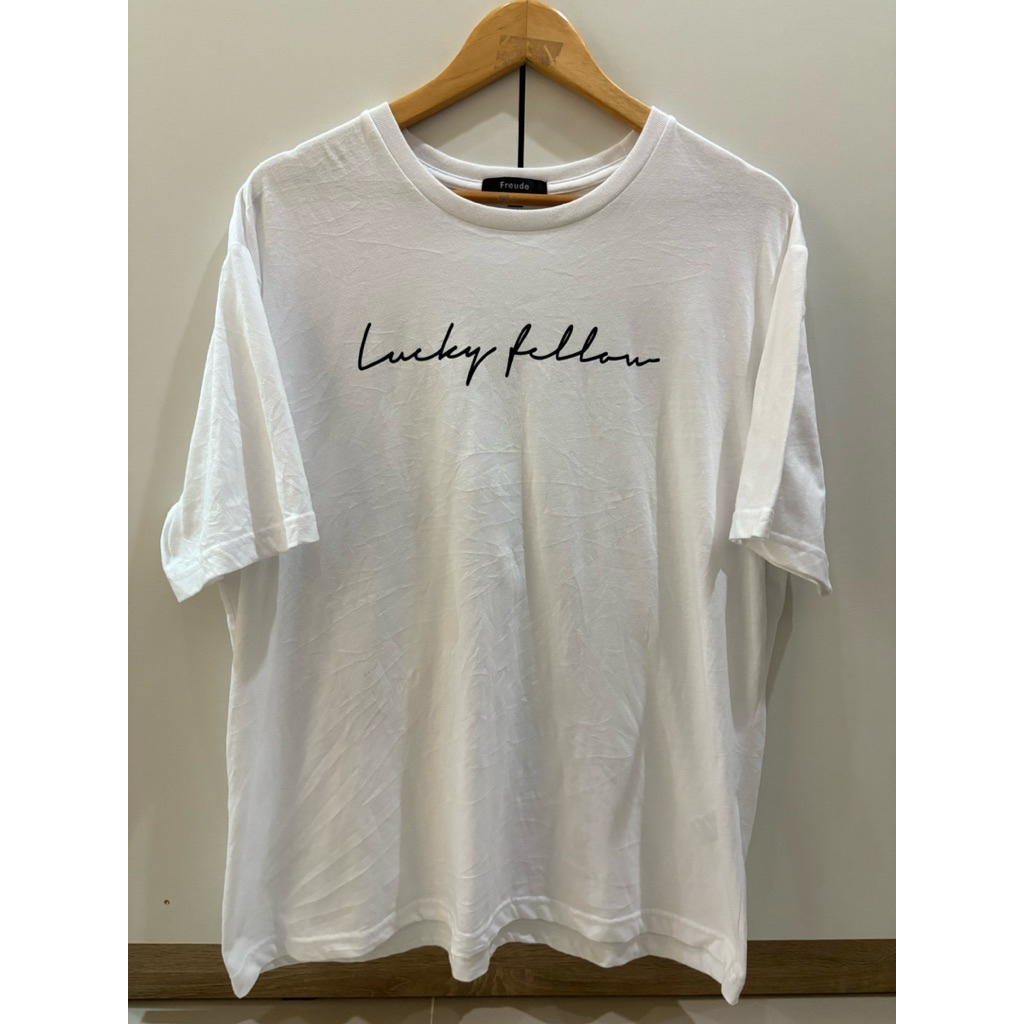 เสื้อยืดคอกลมสีขาว มือสอง Freude รุ่น "Lucky fellow" อก50