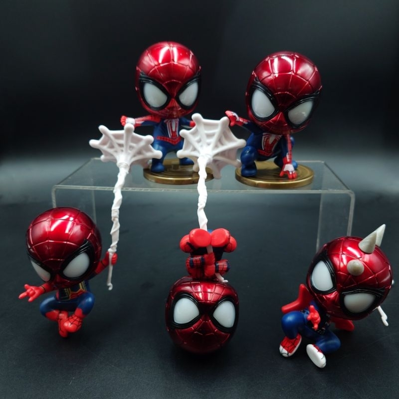 โมเดล Spiderman สีเมทัลลิค หัวเด้งดึ๋ง ขนาดประมาณ 10 Cm งานน่ารักมาก ใยแมงมุมมีแม่เหล็กติดตู้เย็นได้  พร้อมส่งในไทยทันที