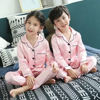TT2222 SBT เซทชุดนอนเด็กสีพื้นใส่ได้ทั้งชายและหญิง **ต้องเทียบตารางก่อนสั่งซื้อ** เนื้อผ้าซาติน(บาง) ขายาวแขนยาวพร้อมส่ง