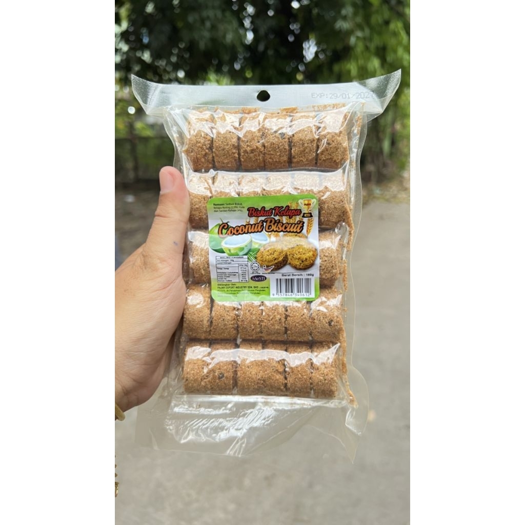 บิสกิตมะพร้าว ขนาด 180 กรัม 1 ห่อมี 30 ชิ้น