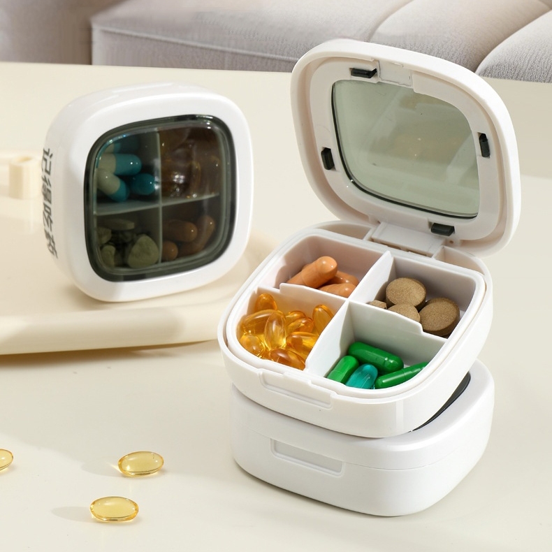 Medicine Box กล่องยา 4ช่อง ตลับยา ที่เก็บวิตามิน ตลับใส่วิตามิน กล่องแบบพกพา