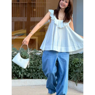 BY IRA (2026-114) Daphne Top เสื้อแขนกุด แต่งแขนระบาย ชายระบาย แฟชั่นเกาหลี