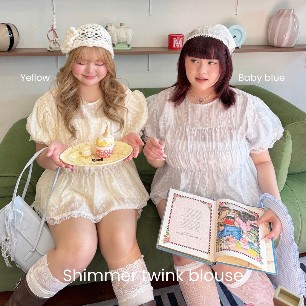 Shimmer wink blouse🎐°˖ ✧ “เสื้อผ้าพิม์ลาย+เพชรเก็บทรงสาวอวบห้ามพลาด!”