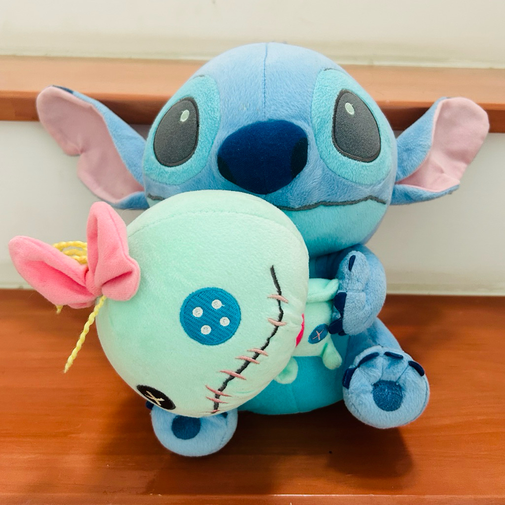 ตุ๊กตา Stitch กอดตุ๊กตา Scrump จากเรื่อง Lilo & Stitch 💙