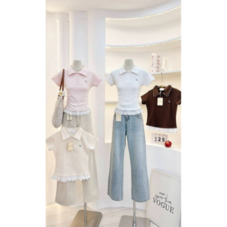 New Collection 🌹 G-Rose เสื้อทรงเชิ้ตลายริ้วแต่งระบายชายเสื้…