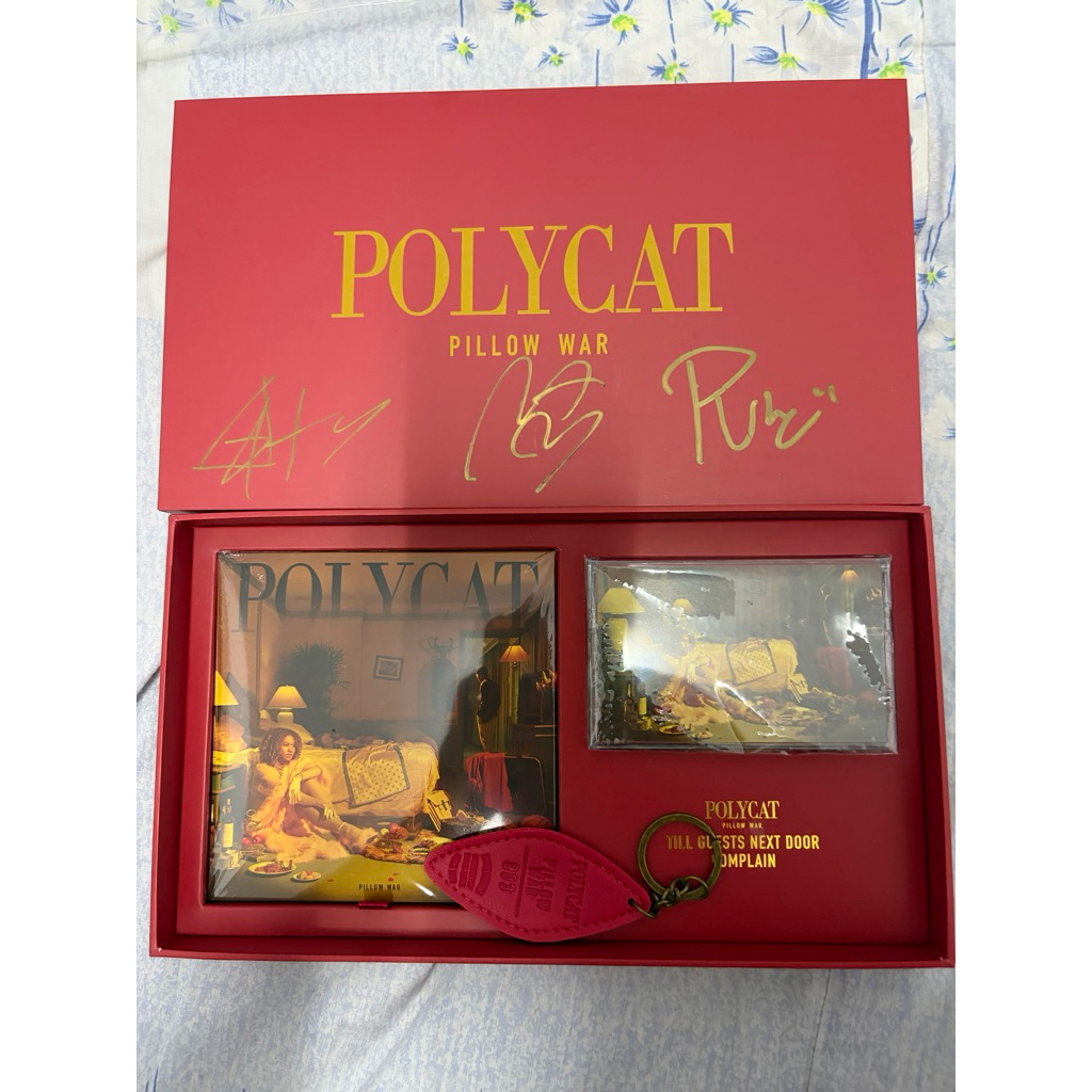 เทป Polycat pillow war boxset พร้อมลายเซ็นสดมือ1
