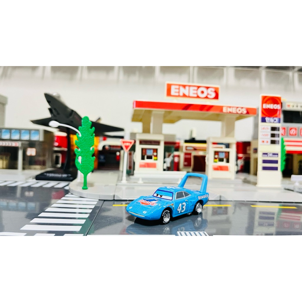 Premium Disney/Pixar McQueen Collection : Car-The King DINOCO 43