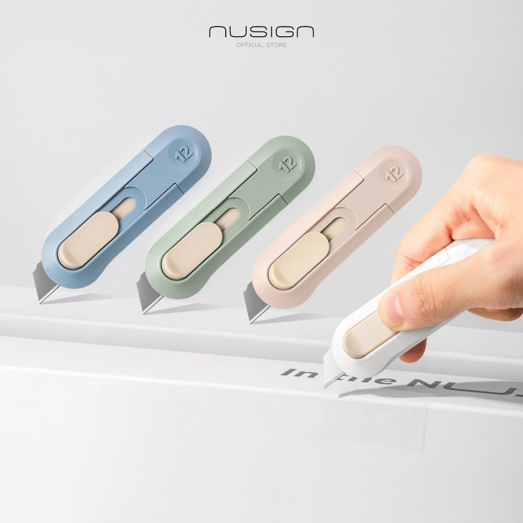 (Nusign) คัตเตอร์พกพา รุ่น NS065 ใบมีดคม พกพาง่าย สะดวก (4 สี/จำหน่าย 1 ชิ้น)