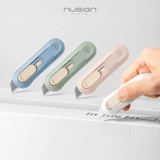 (Nusign) คัตเตอร์พกพา รุ่น NS065 ใบมีดคม พกพาง่าย สะดวก (4 สี/จำหน่าย 1 ชิ้น)