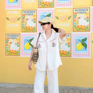 SUNKISSED SHIRT เสื้อเชิ้ตผู้หญิงโอเวอร์ไซส์แขนสั้น ปักลายกระเป๋า เสื้อเชิ้ตเกาหลี เสื้อคลุมผู้หญิง ผ้านุ่มใส่สบาย