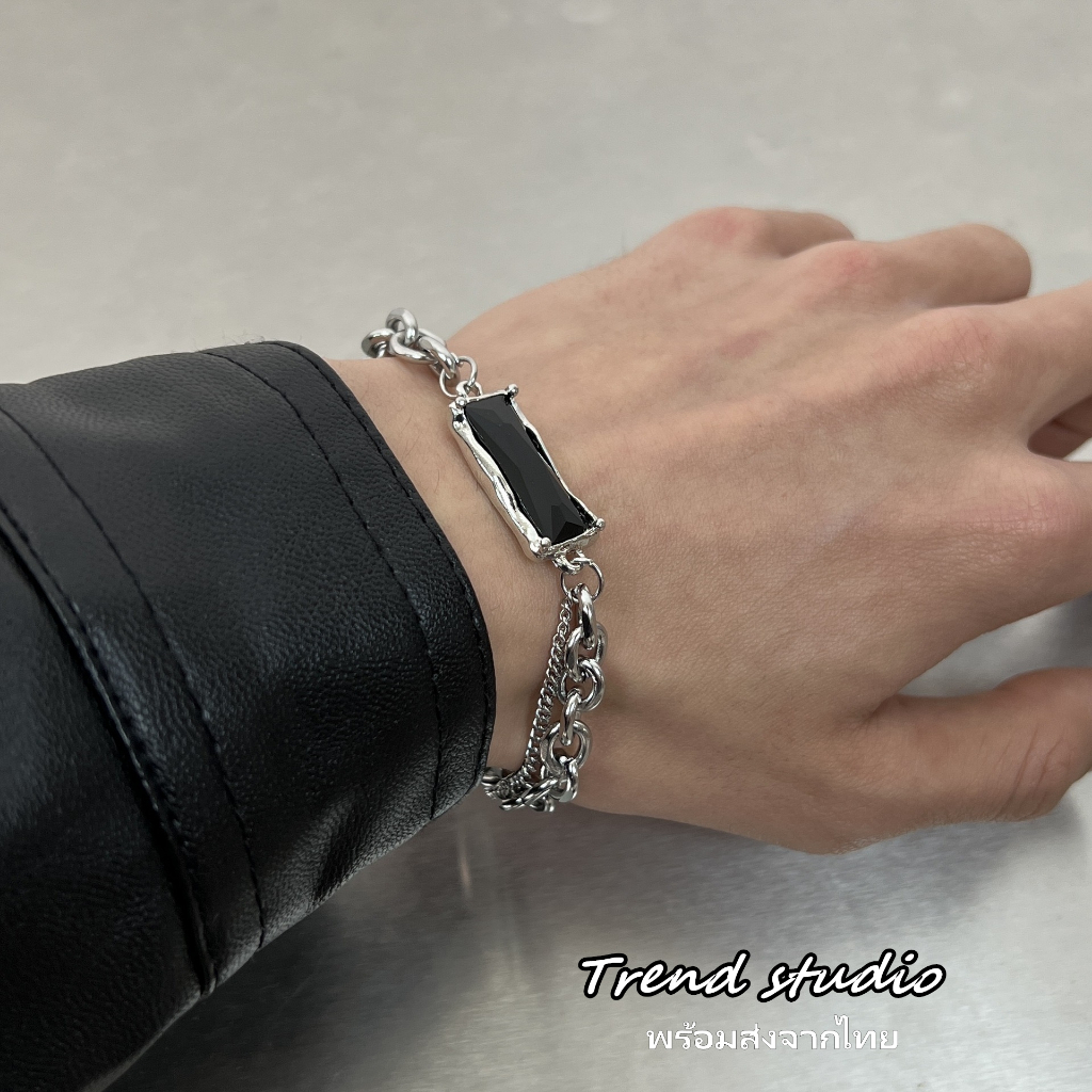 สร้อยข้อมือหินสีดำสดใสทันสมัย หนึ่งในซีรีส์สร้อยข้อมือแฟชั่น วัสดุเหล็กไทเทเนียมไม่ซีดจาง