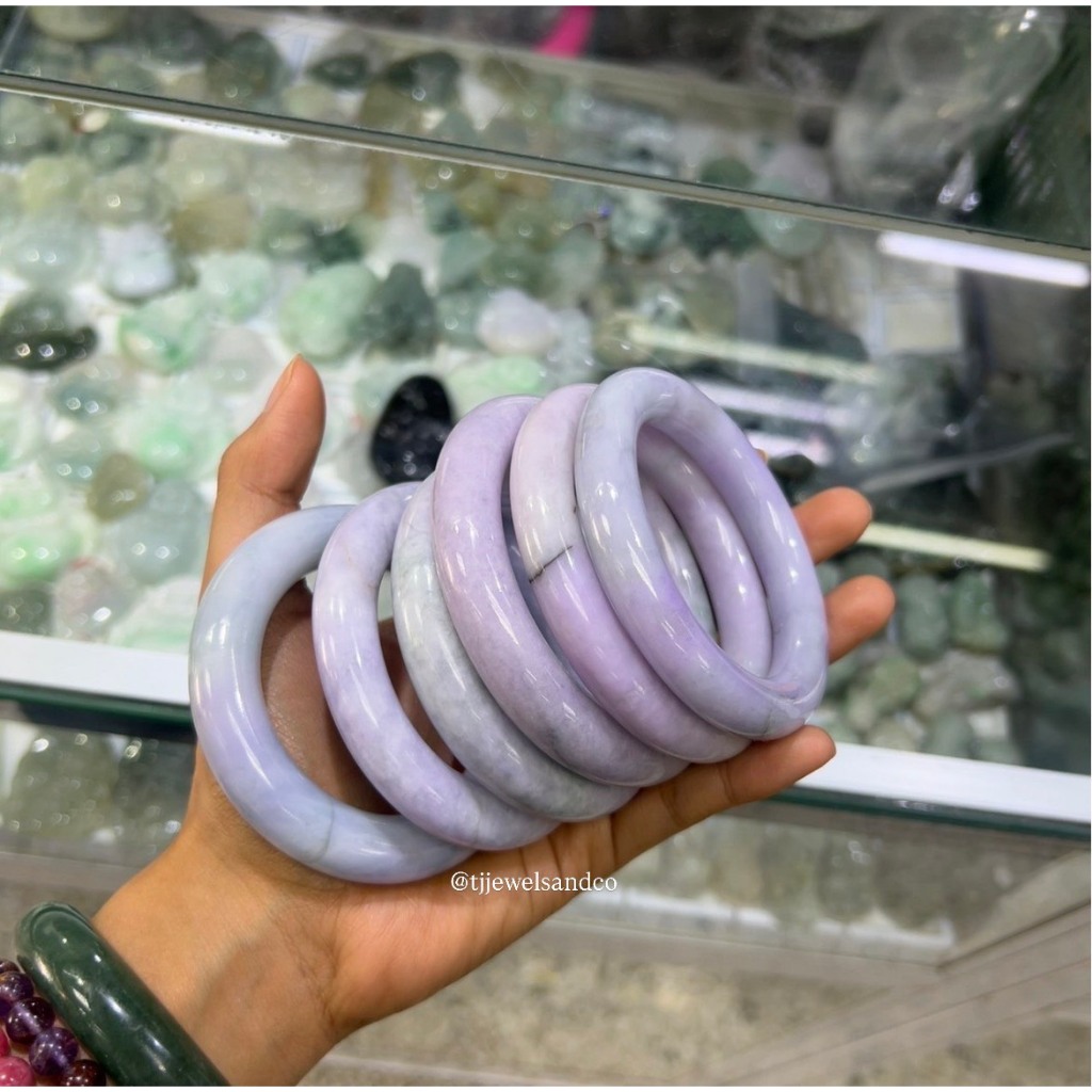 กำไลหยกเจไดต์ หยกม่วง Pastel Lavender Jade Collection ทรงโดนัท หน้ากว้าง11-12มิล ราคา ถูกที่สุด ดีลบีเคเค