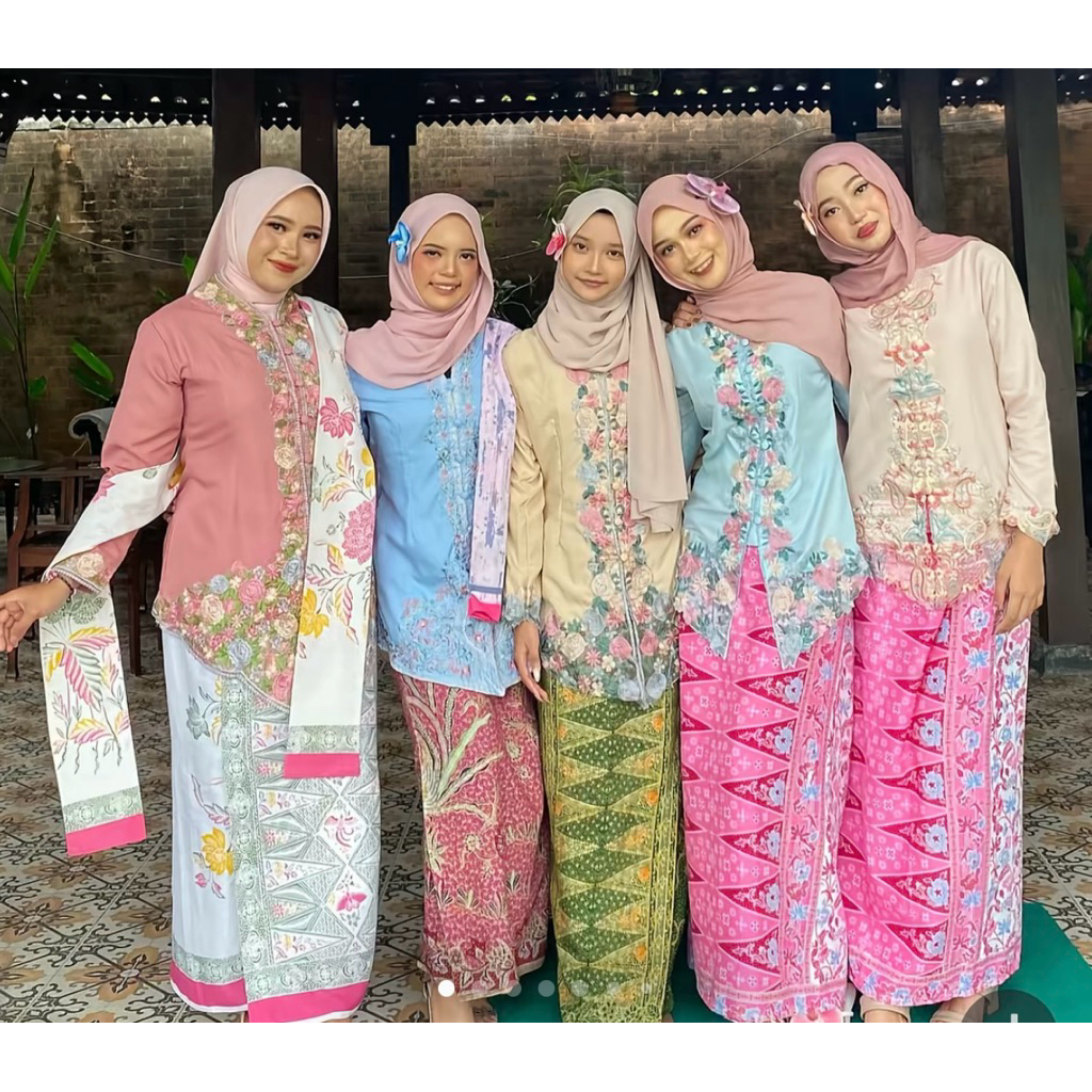 เสื้อเคบาย่า บานง ยะหย่า kebaya