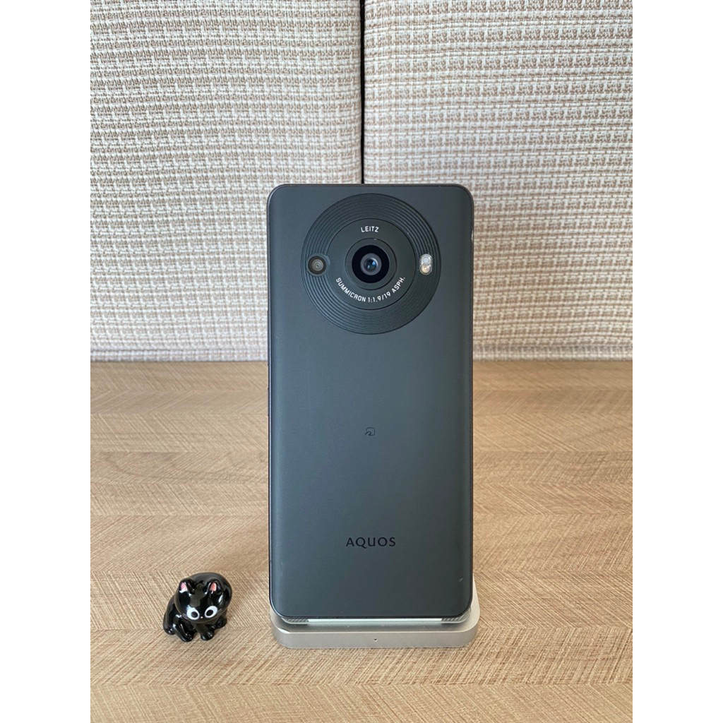 AQUOS R8 Pro 16/256 GB ~ Snapdragon 8 Gen 2 ~ Sony IMX 989 1 " ~ PRO IGZO OLED 240Hz ~ eSIM ~ MicroS