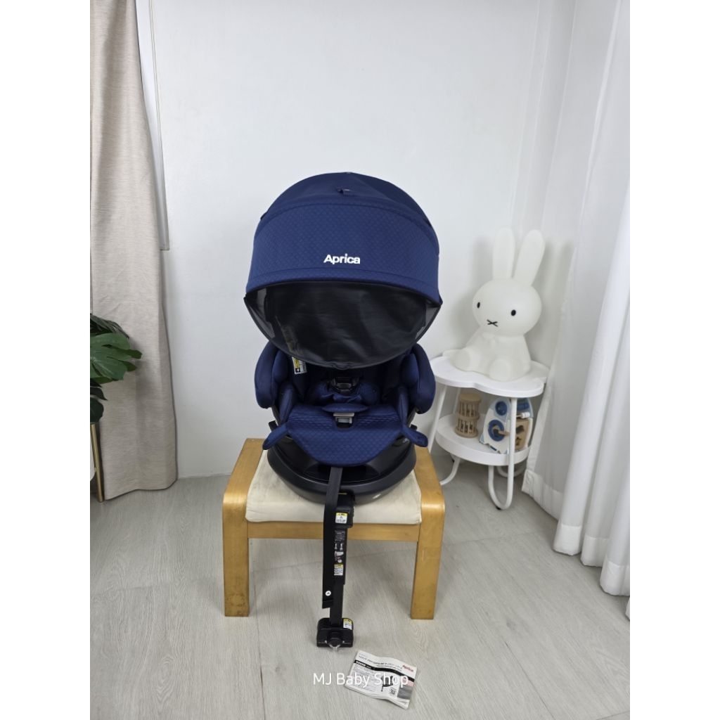 Aprica  Fladea Grow 360° isofix รุ่นใหม่ สภาพสวยใหม่มากค่ะ