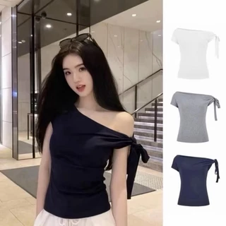 เสื้อปาดไหล่ทรงเสน่ห์ แต่งโบว์ระบายพริ้ว เสกลุคสวยหรูดุจเจ้าหญิง