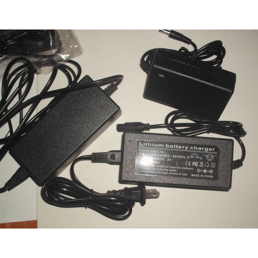 ตัวขาร์จแบตเตอรี่ลิเธียม 12V.-24V -36V กระแส2A-10A / Battery Charger for 12V.-24V-36V / 2A-10A Lithi