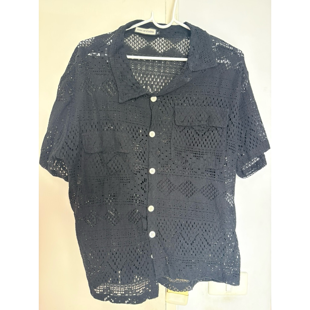 KINS เสื้อเชิ้ตลายลูกไม้