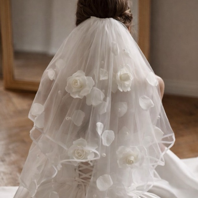 พร้อมส่ง เวลเจ้าสาว ผ้าคลุมหน้าเจ้าสาว 80 ซม. กลีบกุหลาบปลิวหรู ละมุน Luxury Bride Veil รุ่นใหม่