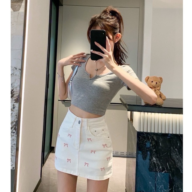 พร้อมส่ง XS-XL⚡️RM 8231 ชุด้ซ็ตผู้หญิง เสื้อสีเทาผ้าร่อง+กระโปรงเดนิ่มสีขาวปักโบว์สีชมพู น่ารักมากๆคะ