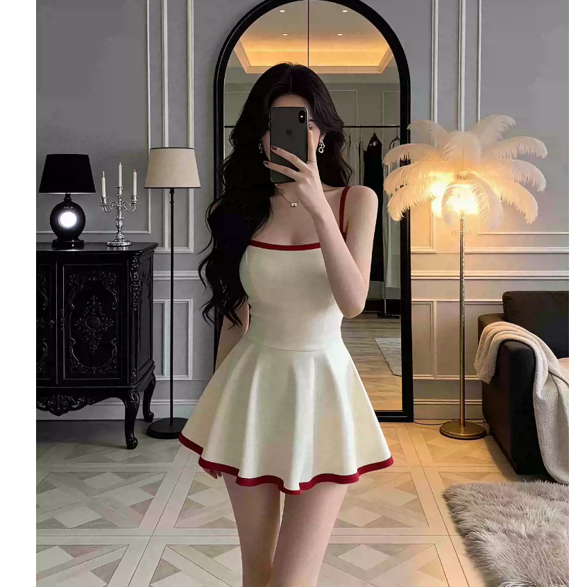 สาวแซ่บ สไตล์บริสุทธิ์ ชุดกระโปรงสายเดี่ยวสีเบจ ทรงเอเข้ารูป ใส่ได้กับทุกโอกาส เหมาะสำหรับสาวตัวเล็ก