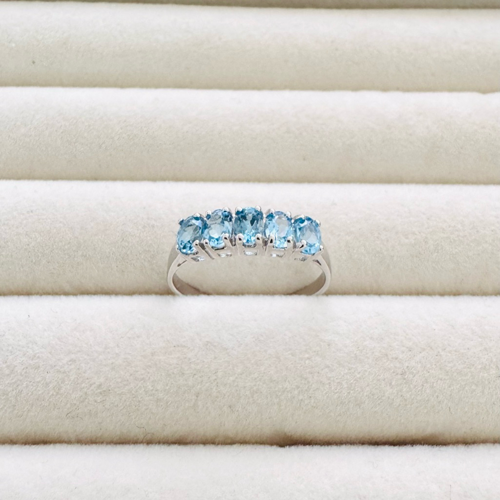 แหวนแถวเงินแท้ 925 ฝังพลอยบลูโทปาส(Blue Topaz) ขนาด 4*3 มิล พลอยสวยไฟดีสุดๆค่ะ