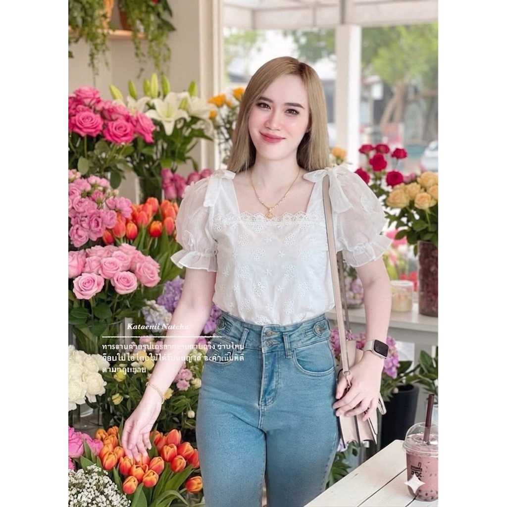 เสื้อขาวรุ่นฉลุเสื้อทำบุญเสื้อไปวัด