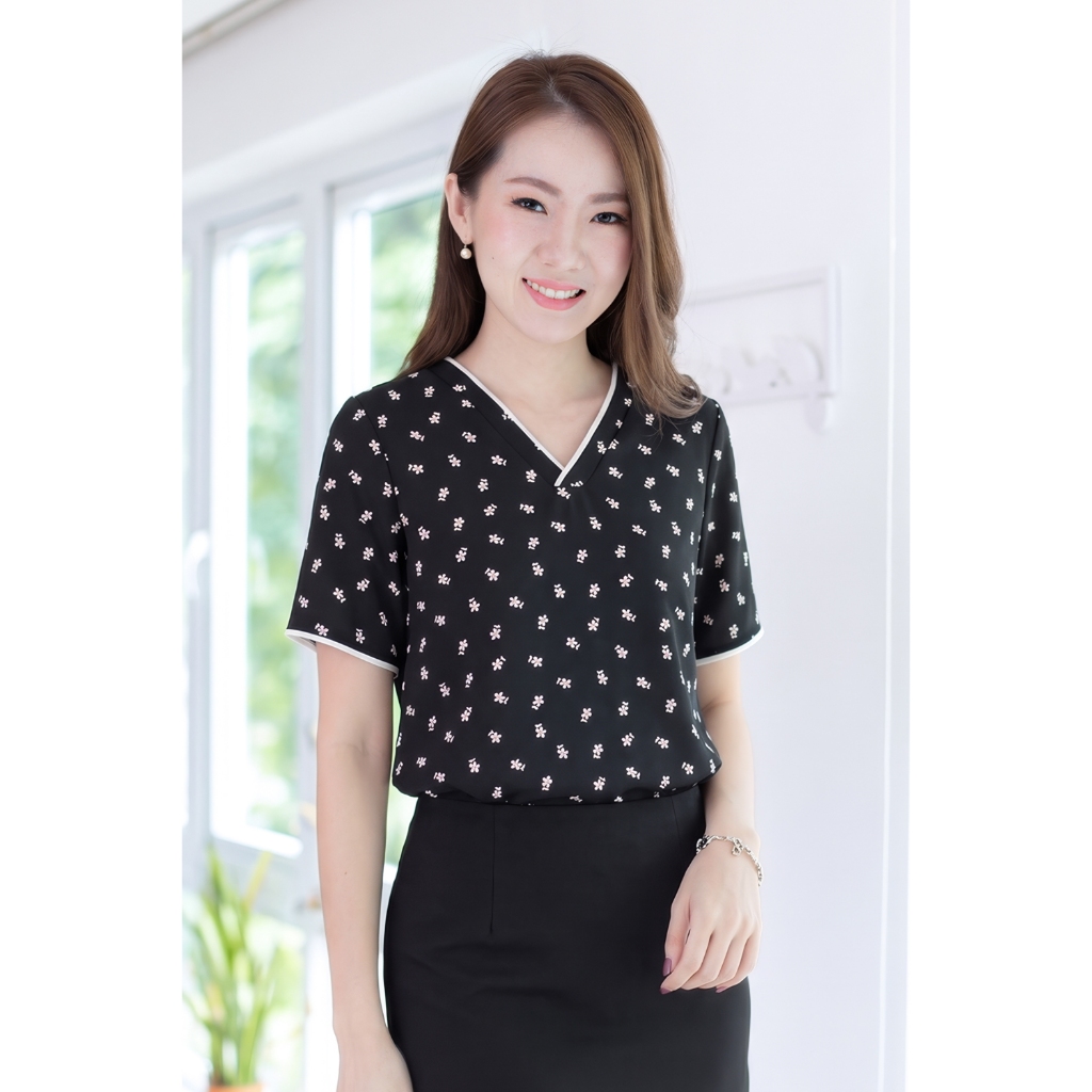 Narinari : MT7447 V-Placket Blouse – เสื้อคอวี