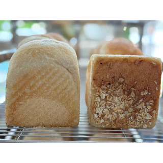 Mini Sourdough Bread 300 g ขนมปังซาวโดว์ มินิ 300 กรัม แป้งสาลีไม่ขัดสี ไม่มีน้ำตาล ยีสต์ธรรมชาติ ไม่ใส่สารกันบูด