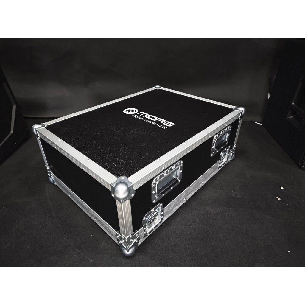 Rack case  Mixer MIDAS M32