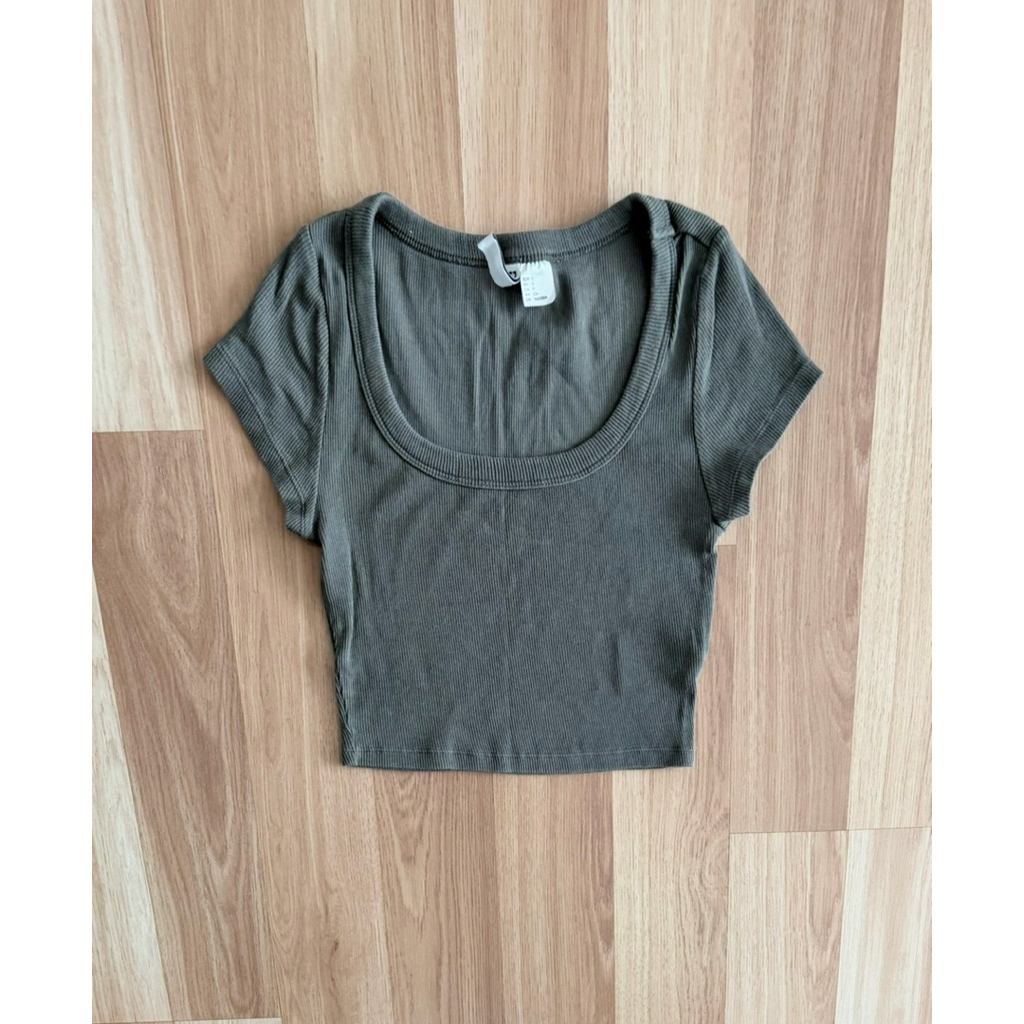 h&m rib crop top เขียวขี้ม้า