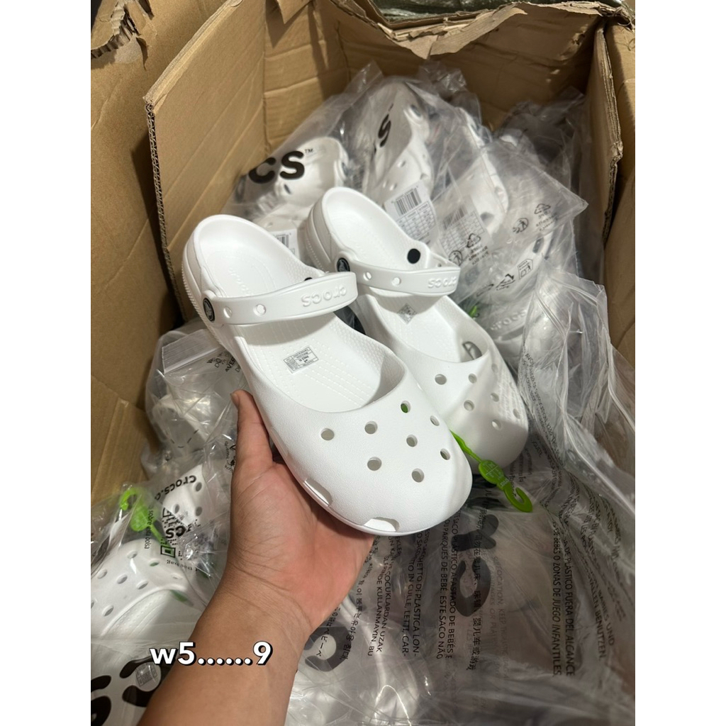 Crocs รองเท้าแตะแฟชั่น Classic Ballet Shoes - Classic Collection - Women's Shoes รุ่น 211994