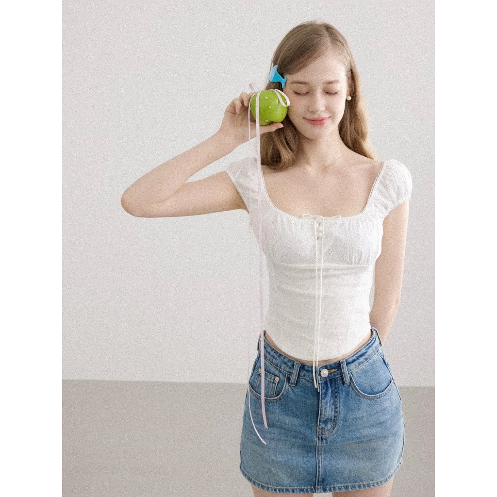 gurls.girl | yuju milkmaid lace top