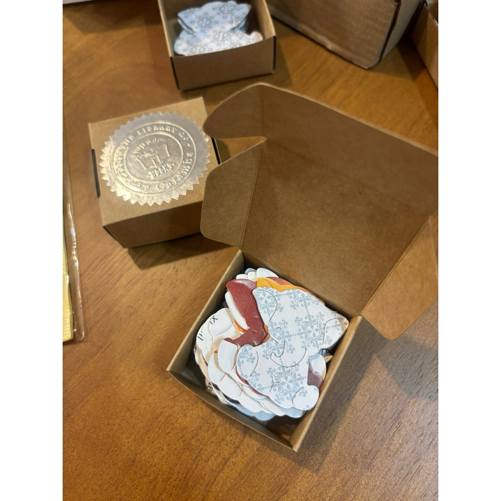 reuse designed paper die-cut various shapes >=36pcs THB68 per box MOQ=5