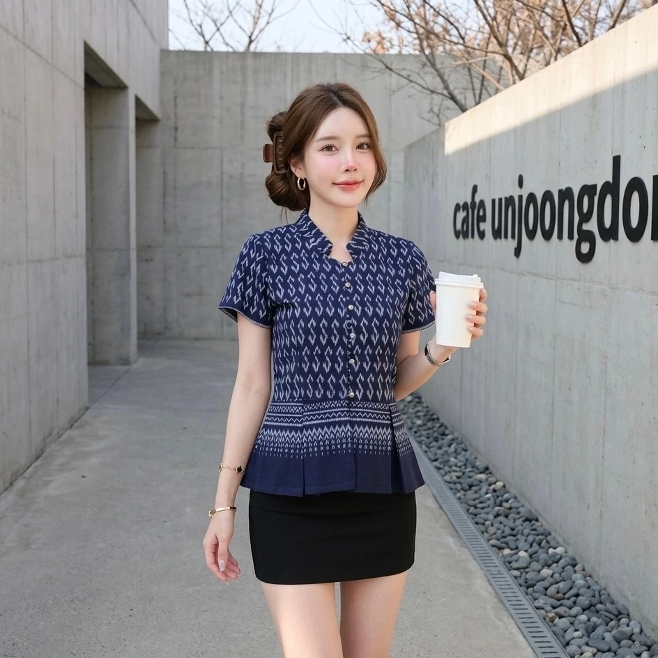 LANNA - เสื้อคอจีนระบายเอว เสื้อผู้หญิง เสื้อใส่ทำงาน ทรงสวยเข้ารูป ผ้าฝ้ายพิมพ์ลายสวยมากค่ะ