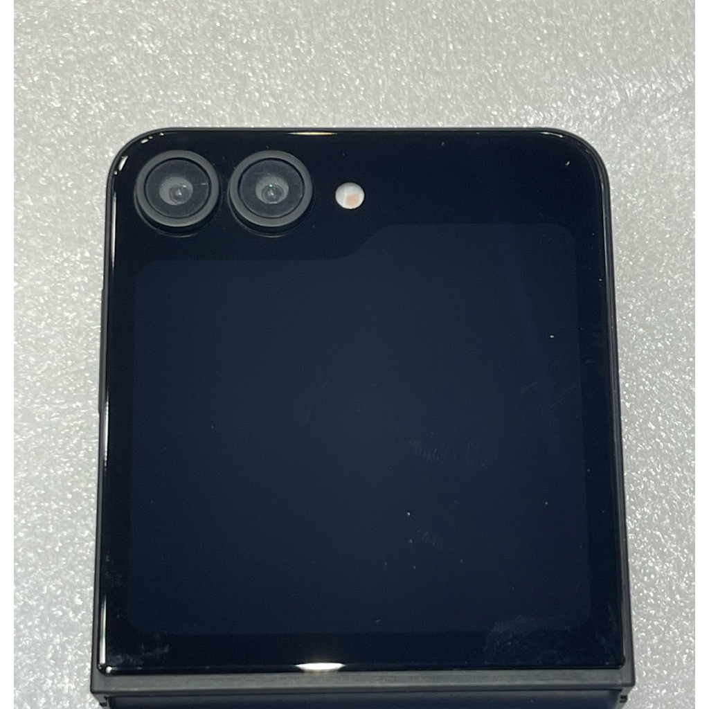 ตัวโชว์Samsung Z flip 6 mock up