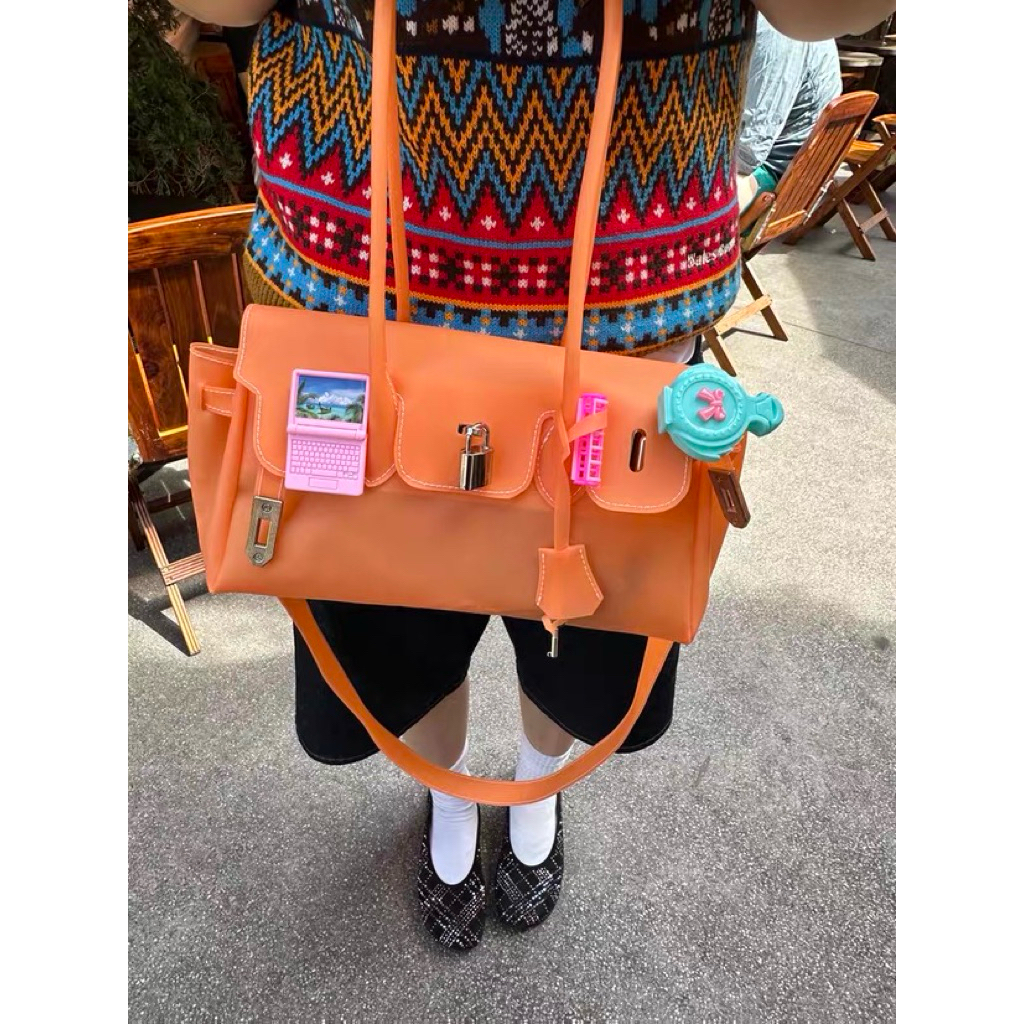 Jelly Frikin By Open garage space ขนาด 29x15x16 Cm TPU (พรีออเดอร์)
