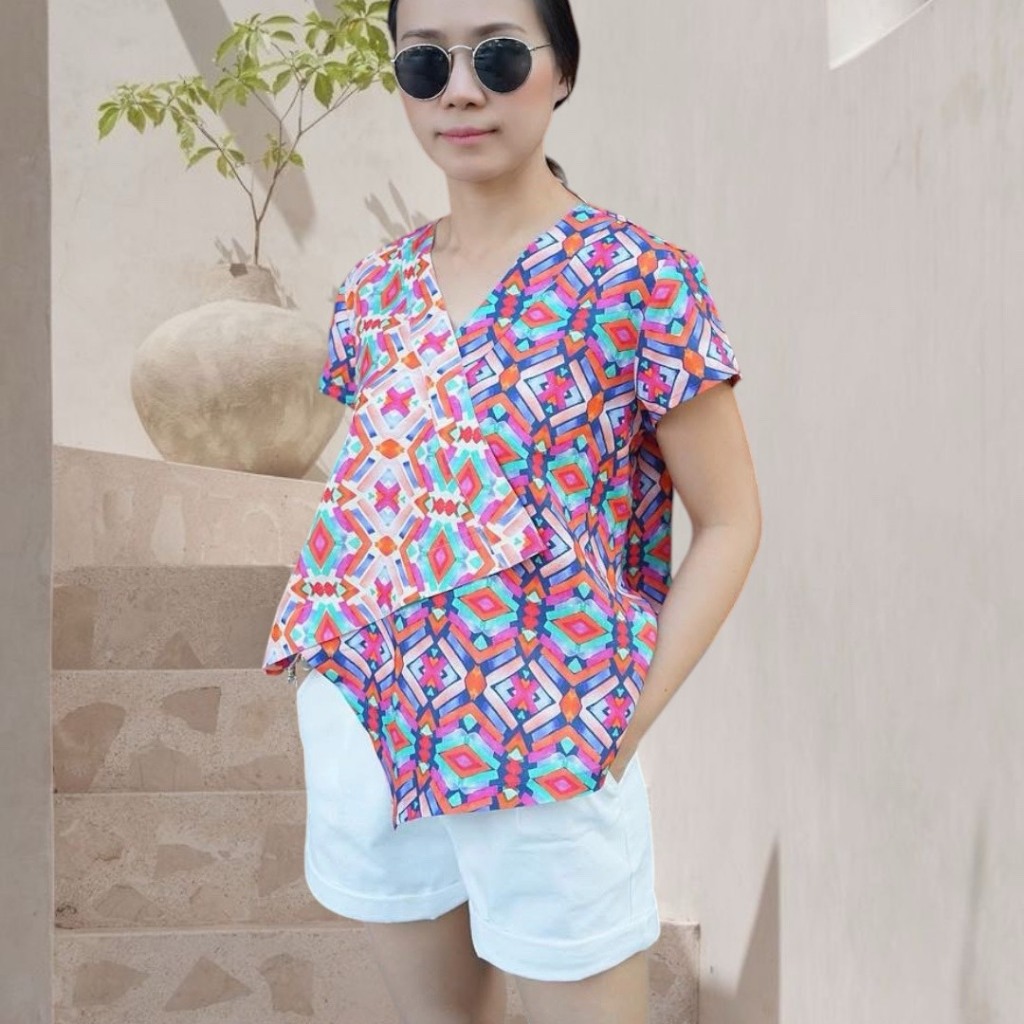 5th Jan เสื้อคอวีผ้าลินินแท้ 100%  เนื้อผ้า Premium ลายผ้าสวยสดใส