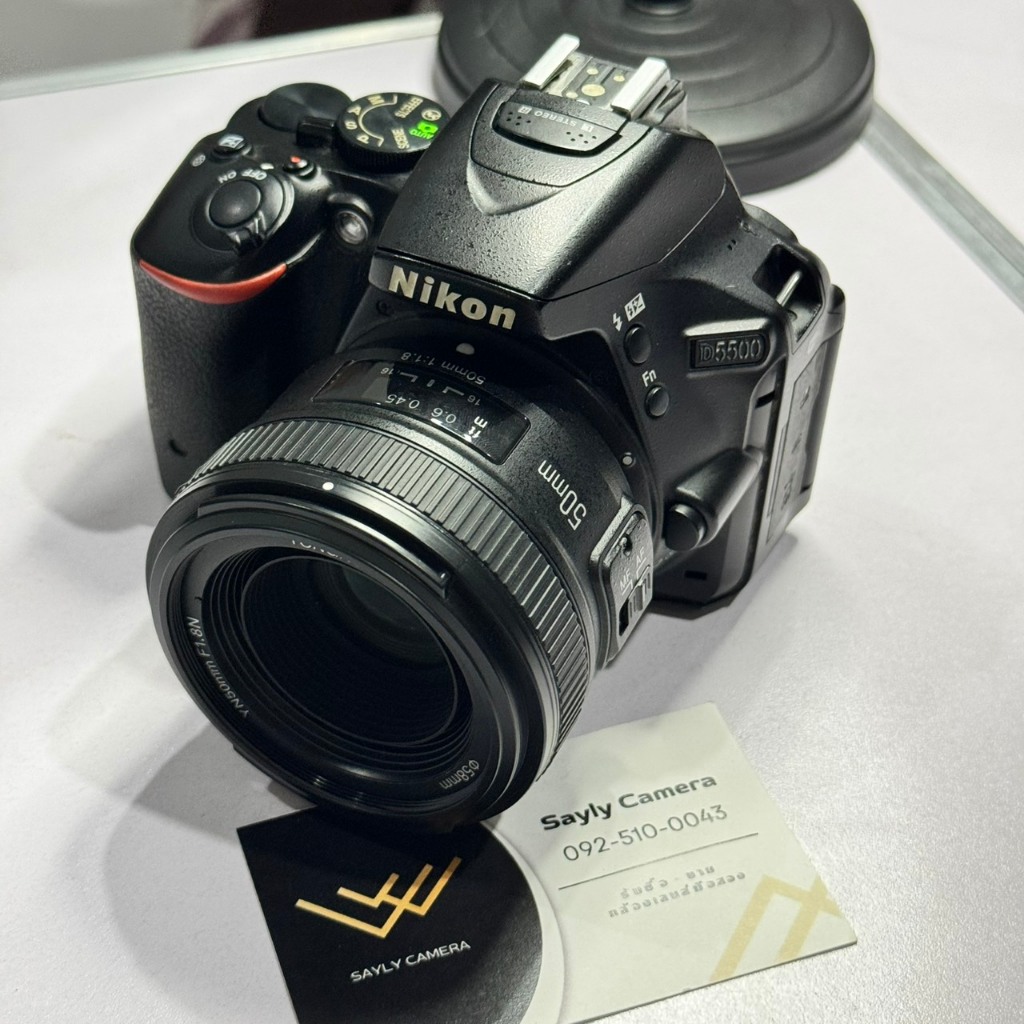 กล้องถูกนิคอน Nikon D5500 มือสอง nikon d5500 มาพร้อมเลนส์หน้าชัดหลังเบลอ