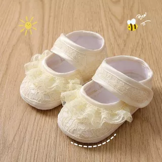Babyonline(X080)2E3 (ส่งด่วน1วัน)รองเท้าสำหรับเด็กผู้หญิงวัยหัดเดินลายลูกไม้ มีกันลื่น ผ้าฝ้าย พื้นนิ่ม สบายเท้า